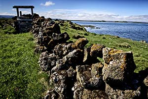 Steintor und Mauer am Myvatn-See